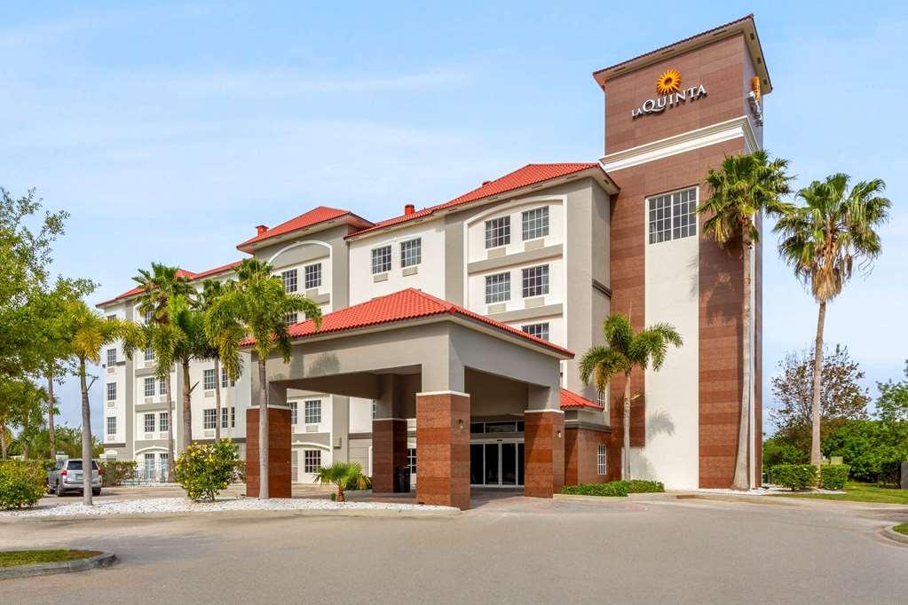 Отель La Quinta By Wyndham Ft. Pierce Форт Пирс Экстерьер фото